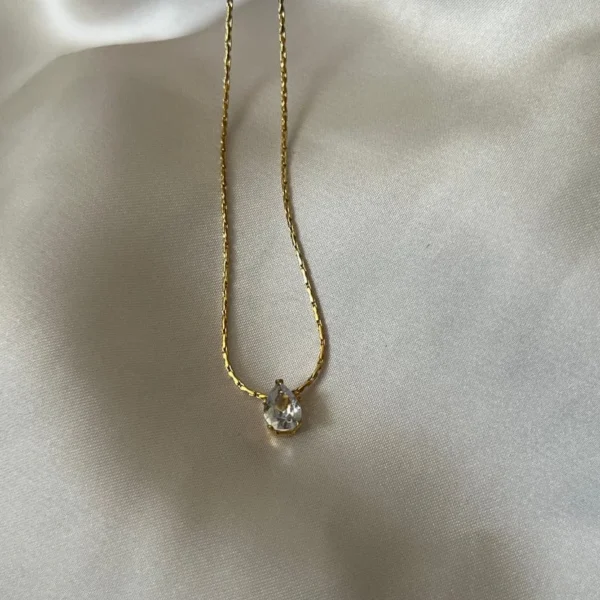 Solitiare Pendant